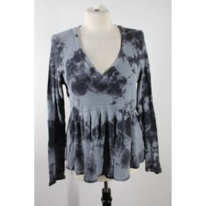 Anthropologie t.la Tie Dye Thermal Peplum Top Grey Black V-Neck Long Sleeve M
